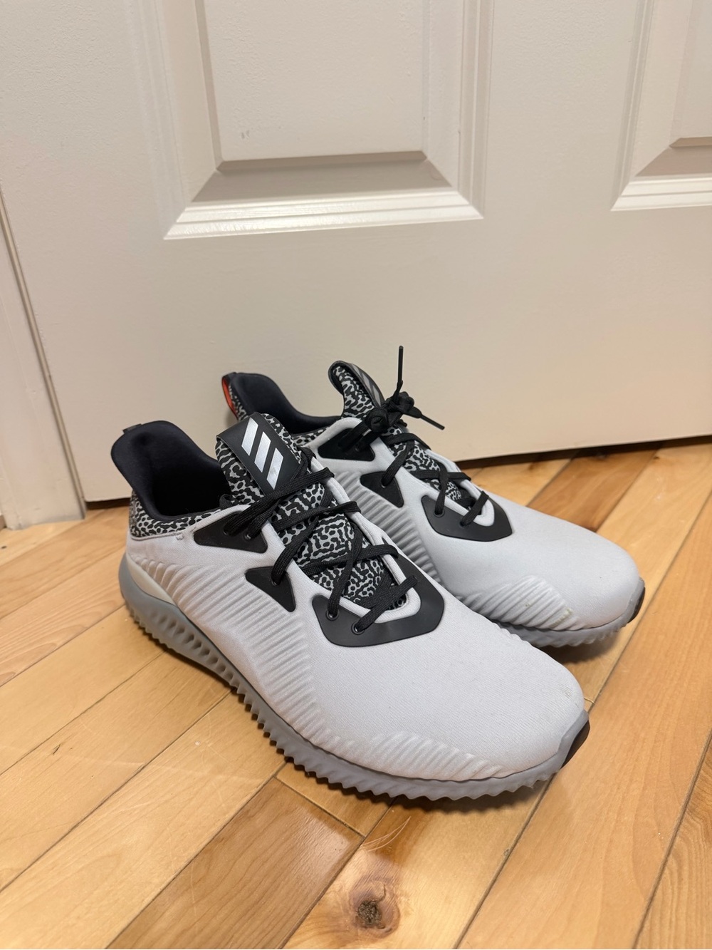 Adidas Alphabounce men’s shoes size 10.5 excellent condition